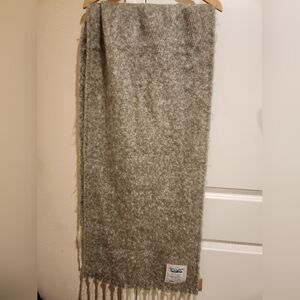 Heritage Traditions Light Green With CreamScarf